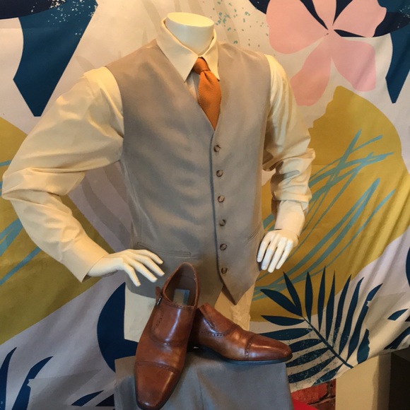 Claiborne Vest - Picture 9 of 17